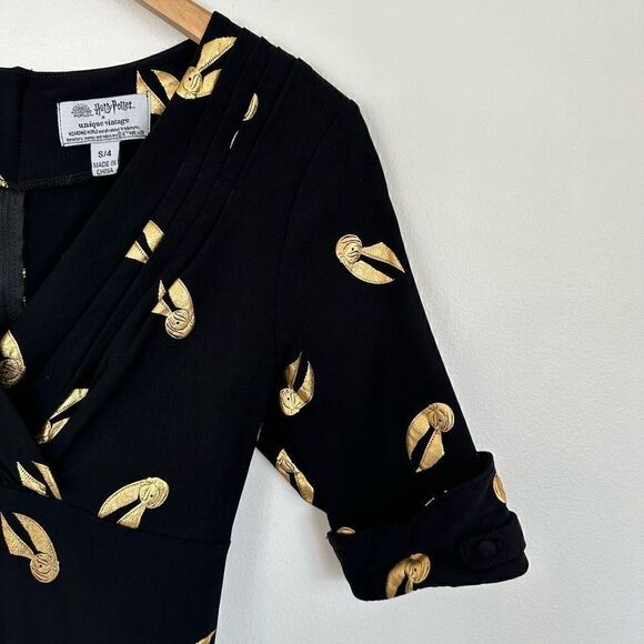 Unique Vintage x Harry Potter Wizarding World Black with Gold Snitch Fit and Fla - Picture 7 of 9